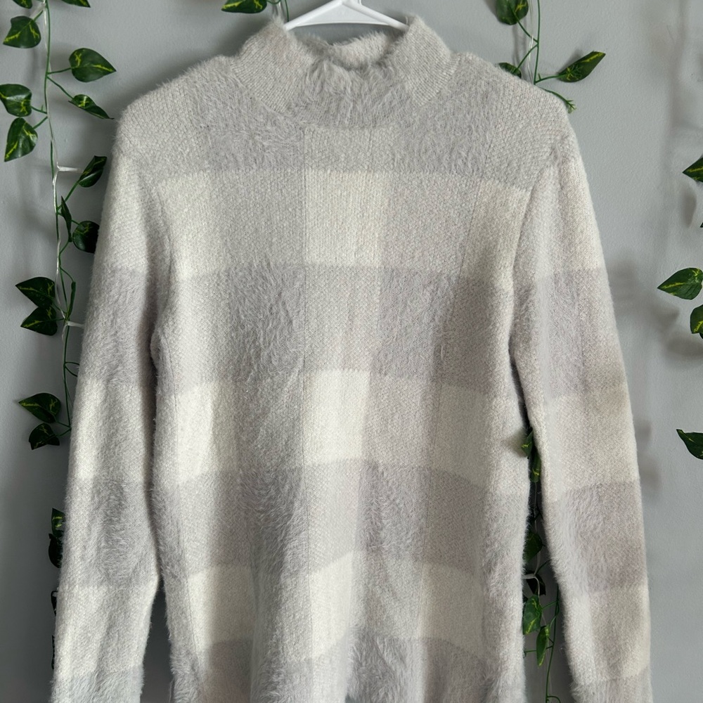 Cozy Plaid Sweater Gray